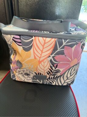Vera Bradley Floral Multi-Color Insulated Lunch Bag